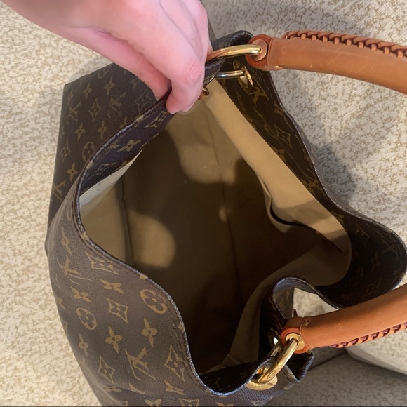 Louis Vuitton Artsy MM Monogram Canvas Shoulder Bag - Picture 3 of 6